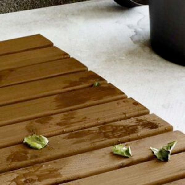 Farbloses Bodenöl Sauna